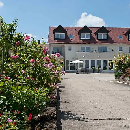 Felshof - Weingut & Gaestehaus 3*